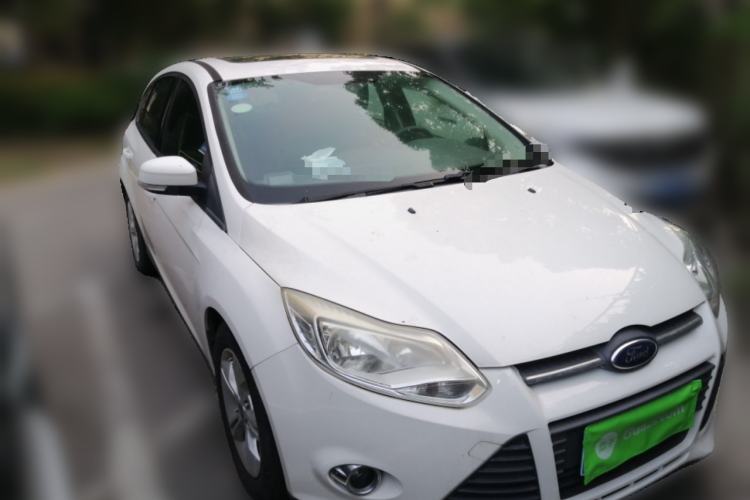 Used Ford Focus 2012 Hatchback 1.6L Automatic Fashion Edition Front Right 45 Deg