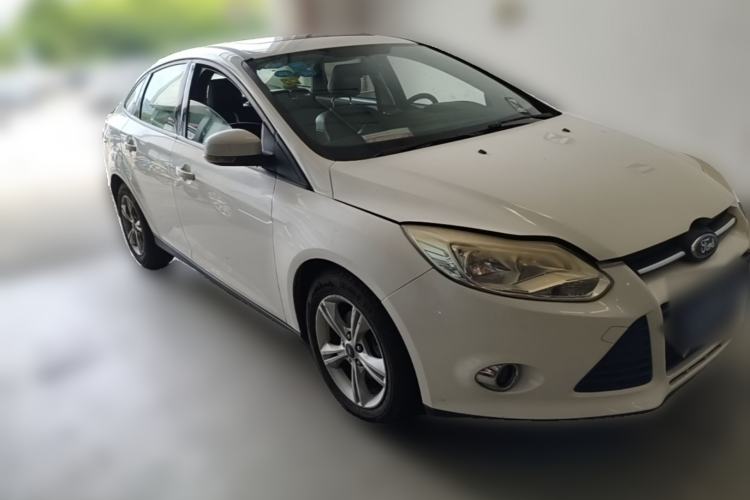 Used Ford Focus 2012 Sedan 1.6L Manual Fashion Edition Front Right 45 Deg