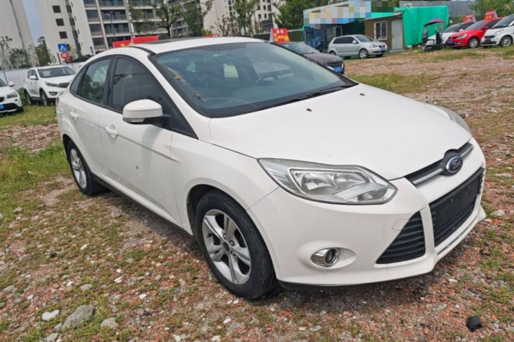 Used Ford Focus 2012 Sedan 1.6L Manual Fashion Edition Front Right 45 Deg