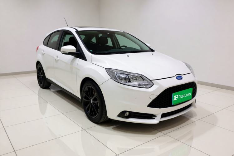 Used Ford Focus 2012 Sedan 1.6L Manual Fashion Edition Front Right 45 Deg