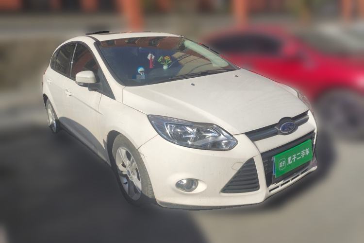 Used Ford Focus 2012 Hatchback 1.6L Automatic Fashion Edition Front Right 45 Deg