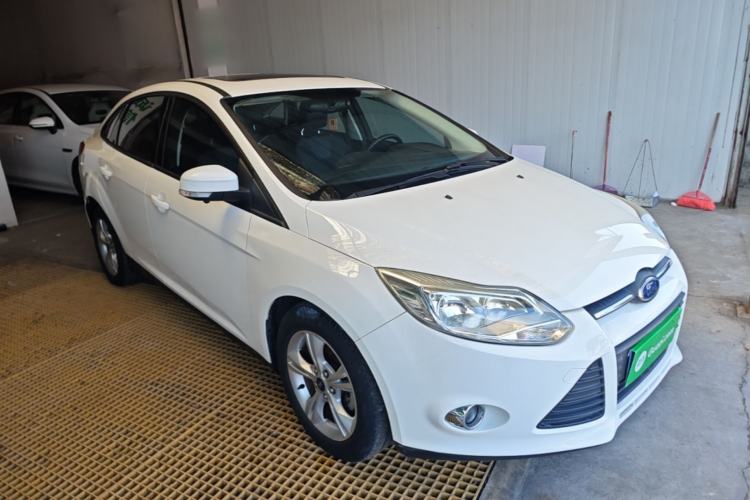 Used Ford Focus 2012 Sedan 1.6L Automatic Fashion Edition Front Right 45 Deg