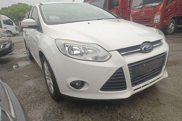Used Ford Focus 2012 Sedan 1.6L Automatic Comfort Model Front Right 45 Deg