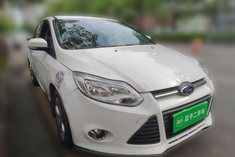 Used Ford Focus 2012 Hatchback 1.6L Automatic Fashion Edition Front Right 45 Deg