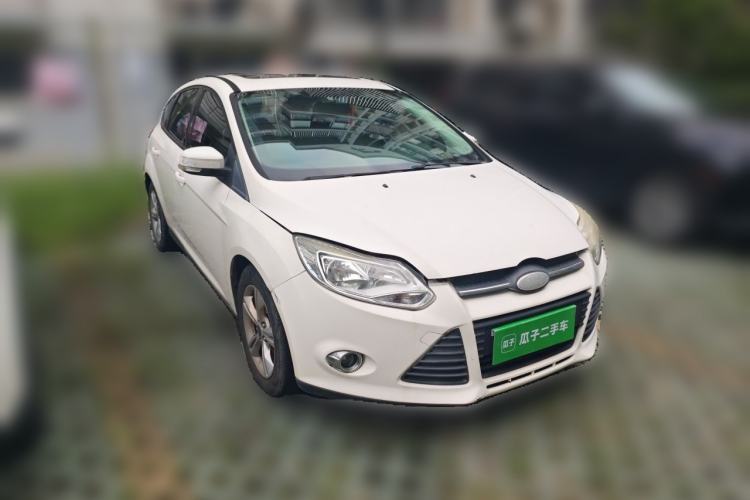 Used Ford Focus 2012 Hatchback 1.6L Automatic Fashion Edition Front Right 45 Deg