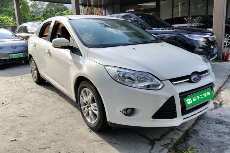 Used Ford Focus 2012 Sedan 1.6L Automatic Comfort Model Front Right 45 Deg