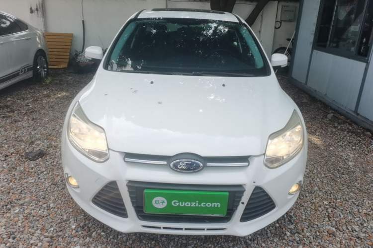 Used Ford Focus 2012 Hatchback 1.6L Manual Fashion Edition Front