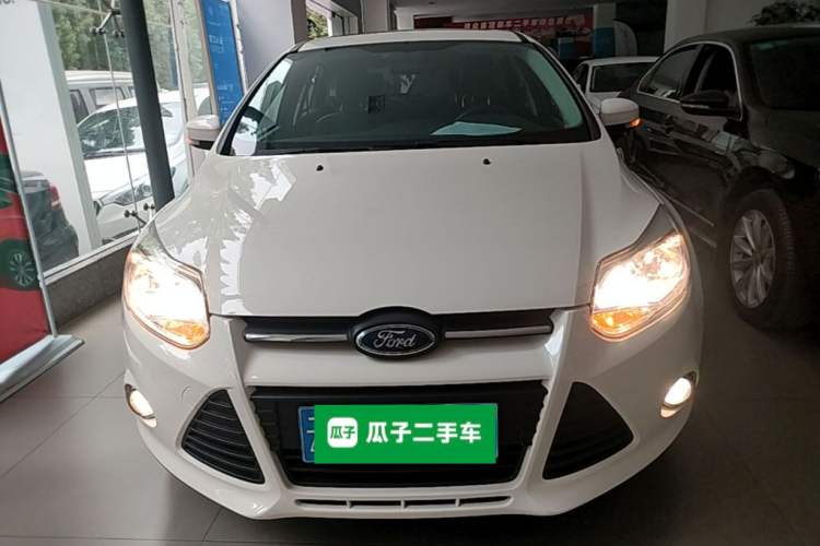 Used Ford Focus 2012 Hatchback 1.6L Manual Fashion Edition Front