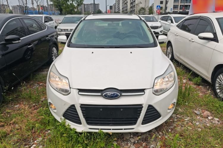 Used Ford Focus 2012 Sedan 1.6L Manual Fashion Edition Front
