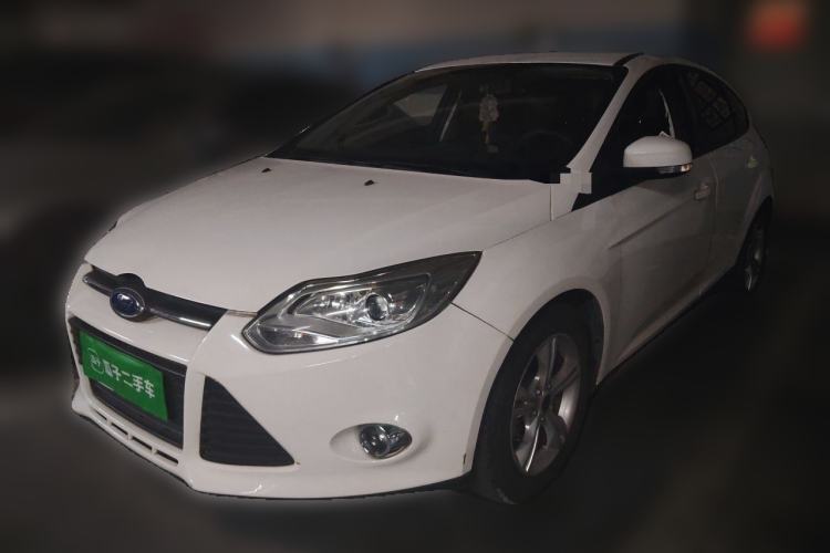 Used Ford Focus 2012 Hatchback 1.6L Automatic Fashion Edition Guazi used car, China used car export, Used car for sale, Used Ford cars, Cheapest cars for sale