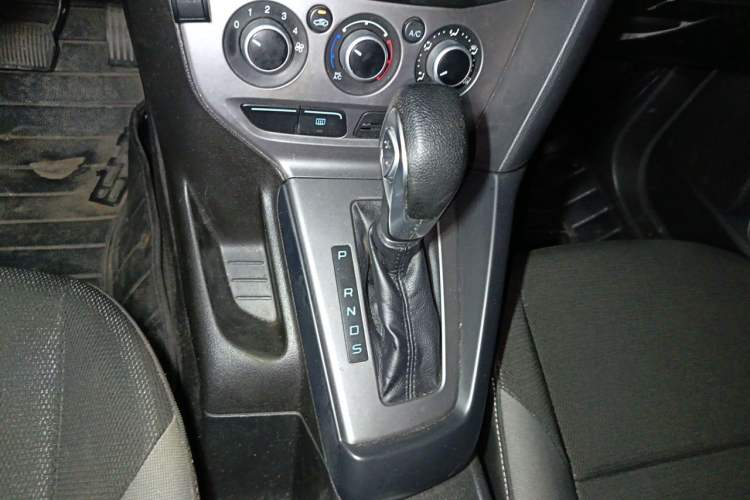 Used Ford Focus 2012 Hatchback 1.6L Automatic Comfort Model Gear Lever