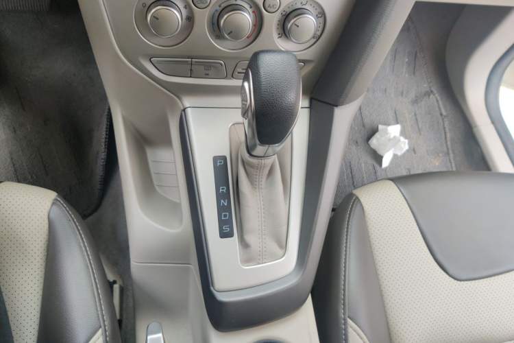 Used Ford Focus 2012 Sedan 1.6L Automatic Comfort Model Gear Lever