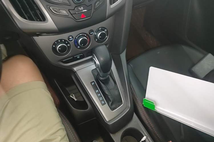 Used Ford Focus 2012 Hatchback 1.6L Automatic Comfort Model Gear Lever