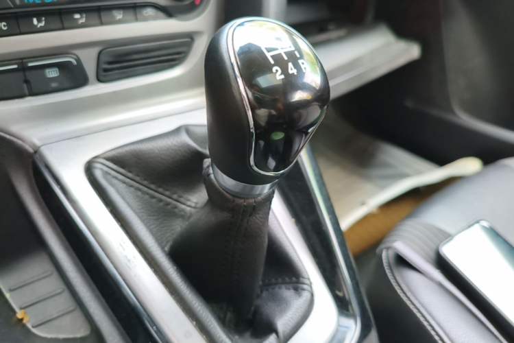 Used Ford Focus 2012 Sedan 1.6L Manual Fashion Edition Gear Lever