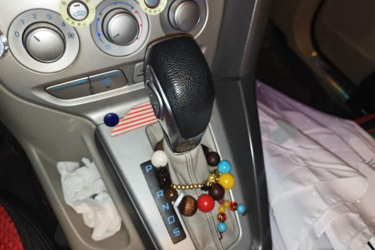 Used Ford Focus 2012 Sedan 1.6L Automatic Comfort Model Gear Lever