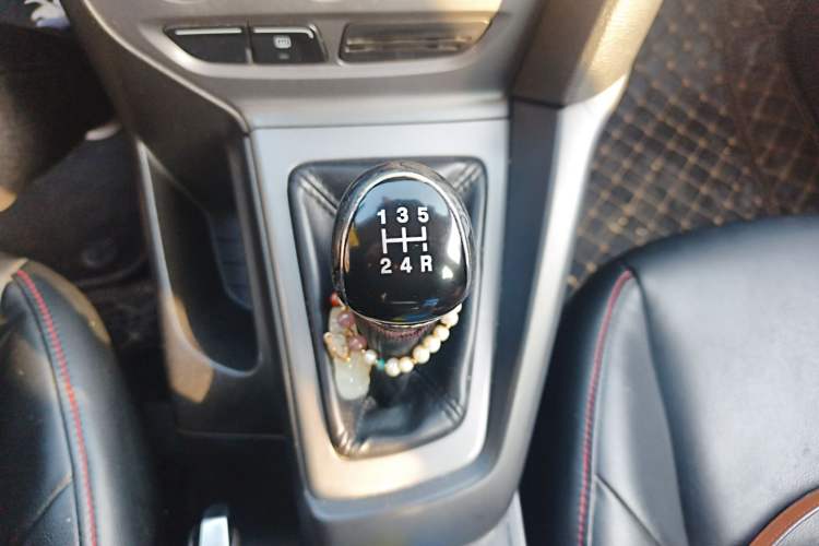 Used Ford Focus 2012 Hatchback 1.6L Manual Comfort Model Gear Lever