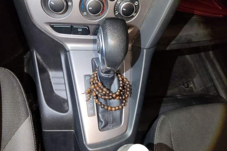 Used Ford Focus 2012 Hatchback 1.6L Automatic Comfort Model Gear Lever