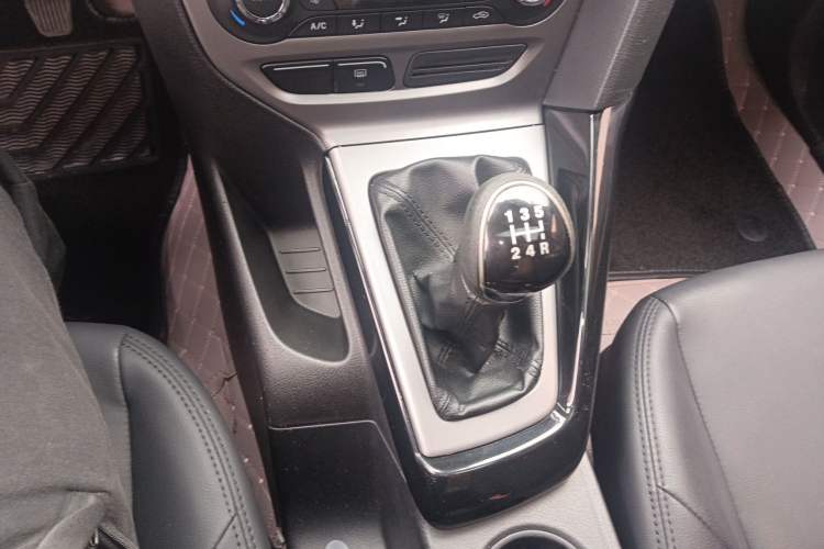 Used Ford Focus 2012 Sedan 1.6L Manual Fashion Edition Gear Lever