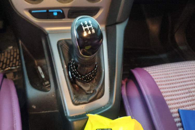 Used Ford Focus 2012 Hatchback 1.6L Manual Comfort Model Gear Lever