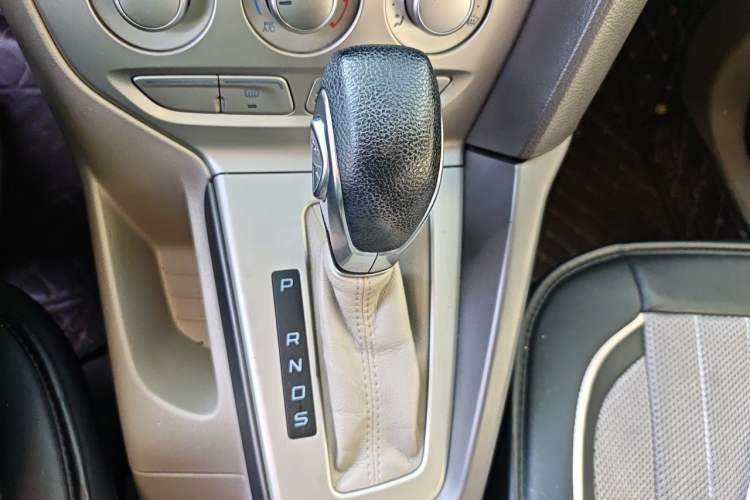 Used Ford Focus 2012 Sedan 1.6L Automatic Comfort Model Gear Lever