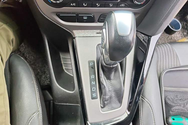 Used Ford Focus 2012 Hatchback 1.6L Automatic Fashion Edition Gear Lever