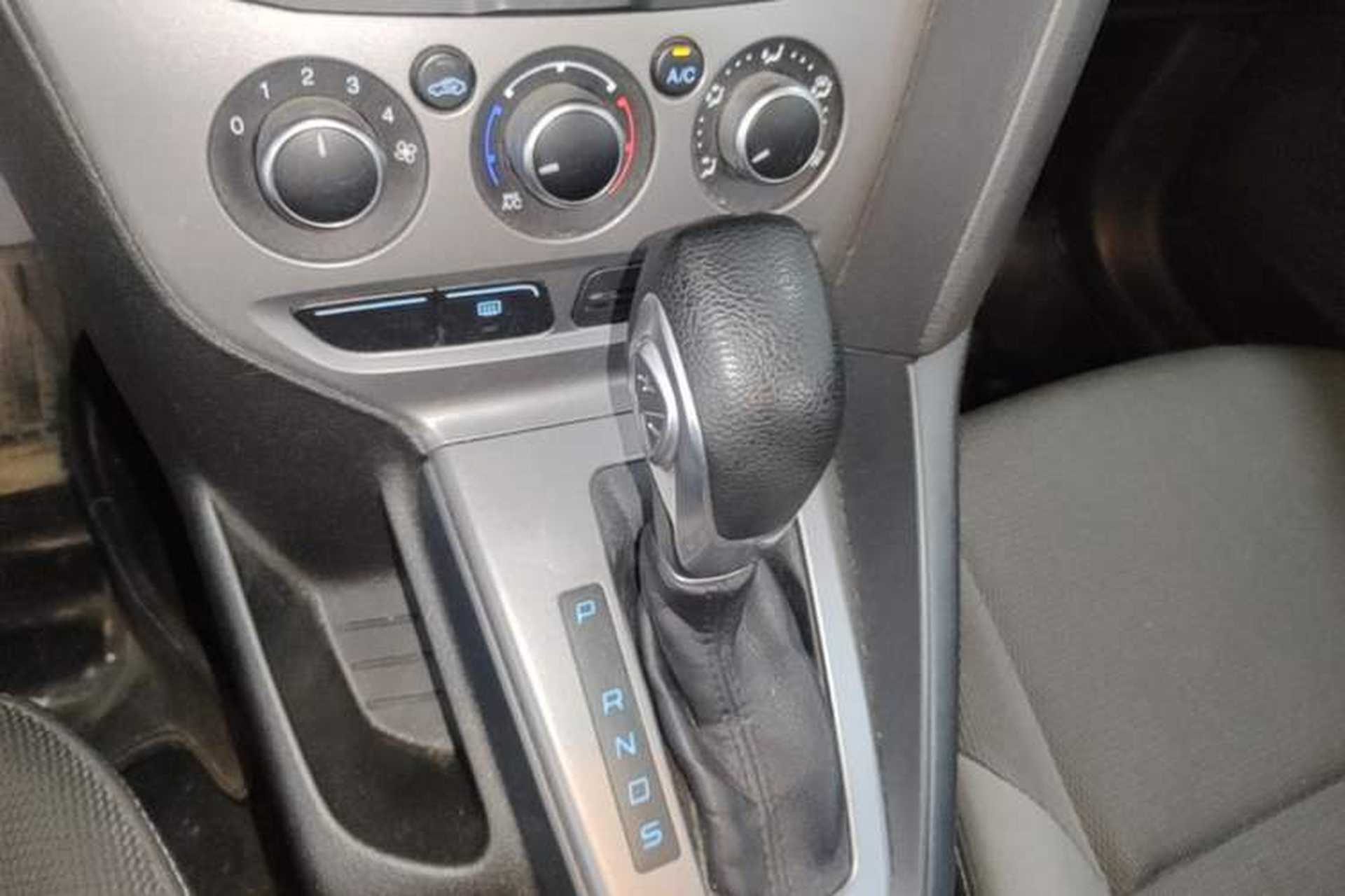 Used Ford Focus 2012 Hatchback 1.6L Automatic Comfort Model Gear Lever