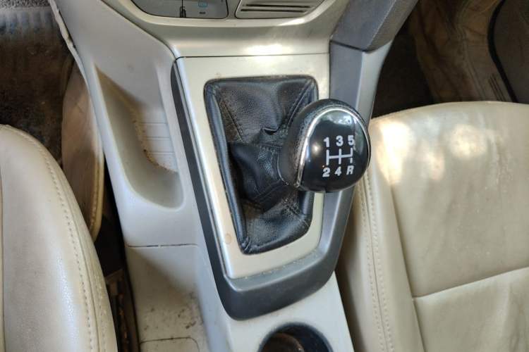 Used Ford Focus 2012 Sedan 1.6L Manual Comfort Model Gear Lever