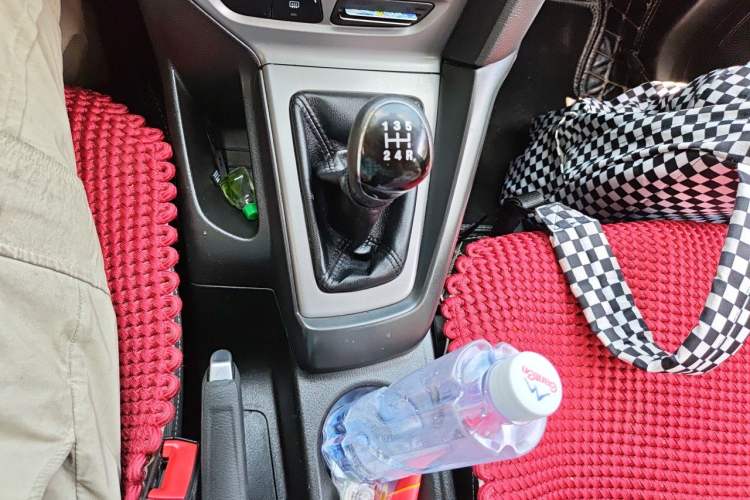 Used Ford Focus 2012 Hatchback 1.6L Manual Comfort Model Gear Lever
