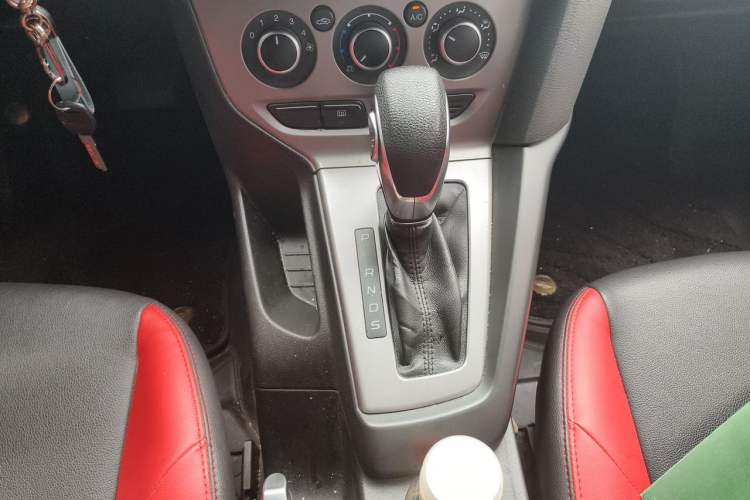 Used Ford Focus 2012 Hatchback 1.6L Automatic Comfort Model Gear Lever