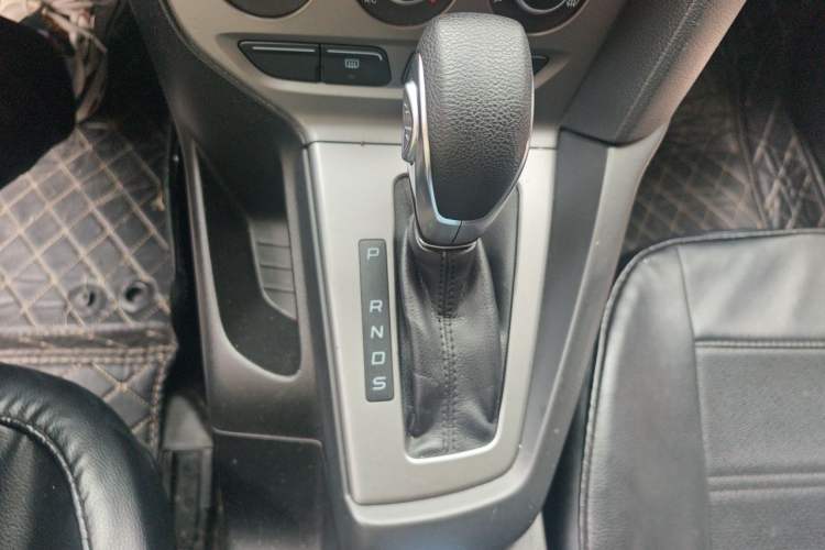 Used Ford Focus 2012 Hatchback 1.6L Automatic Comfort Model Gear Lever