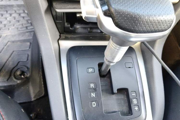 Used Ford Focus 2012 Hatchback Classic 1.8L Automatic Base Model Gear Lever