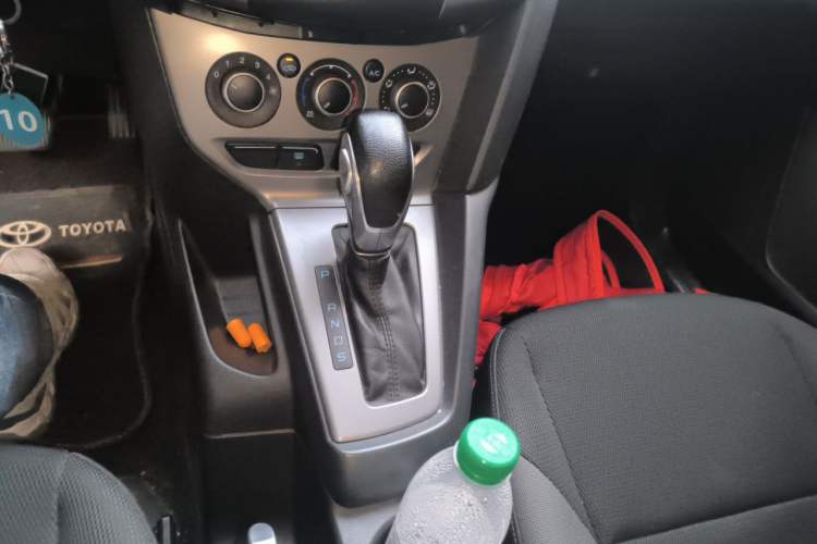 Used Ford Focus 2012 Hatchback 1.6L Automatic Comfort Model Gear Lever