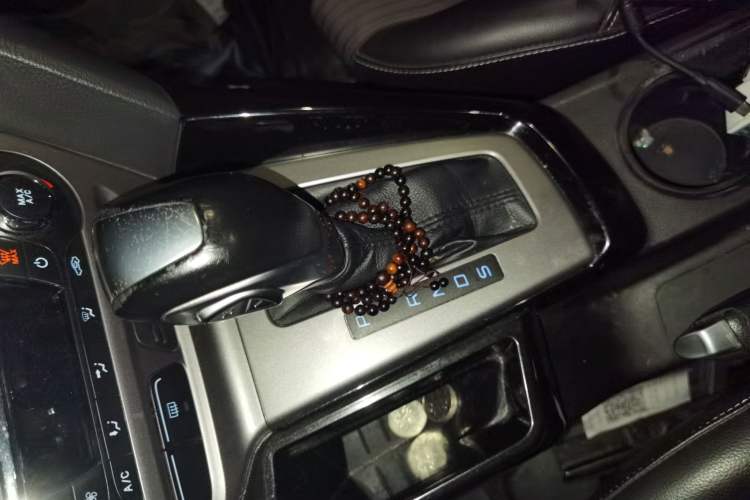 Used Ford Focus 2012 Hatchback 1.6L Automatic Fashion Edition Gear Lever