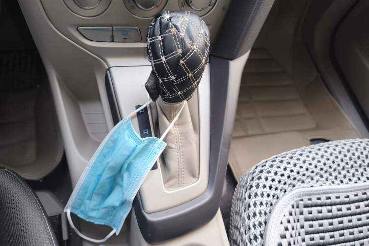Used Ford Focus 2012 Sedan 1.6L Automatic Comfort Model Gear Lever