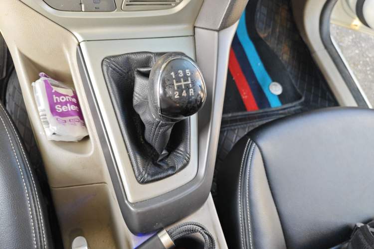 Used Ford Focus 2012 Sedan 1.6L Manual Comfort Model Gear Lever