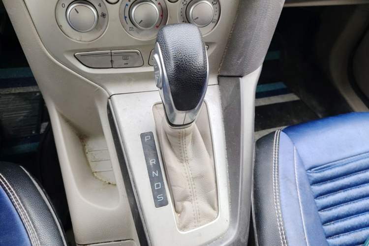 Used Ford Focus 2012 Sedan 1.6L Automatic Comfort Model Gear Lever