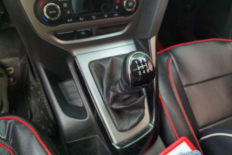 Used Ford Focus 2012 Sedan 1.6L Manual Fashion Edition Gear Lever