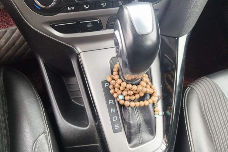 Used Ford Focus 2012 Hatchback 1.6L Automatic Fashion Edition Gear Lever