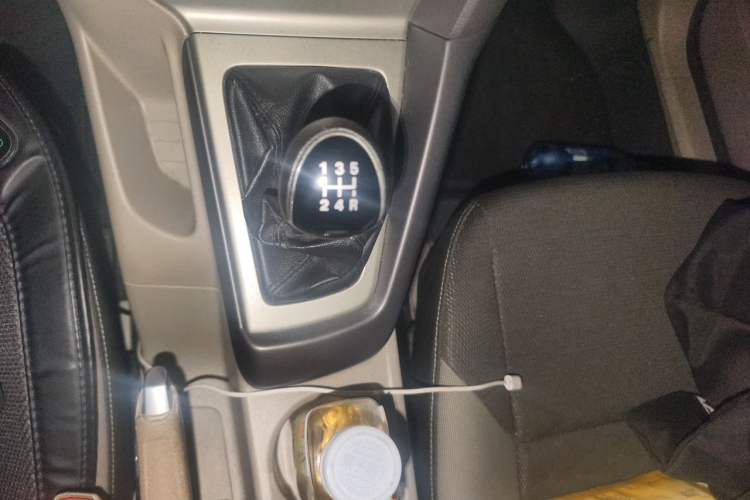 Used Ford Focus 2012 Sedan 1.6L Manual Comfort Model Gear Lever