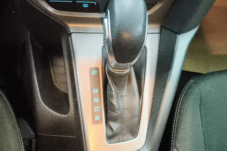Used Ford Focus 2012 Hatchback 1.6L Automatic Comfort Model Gear Lever