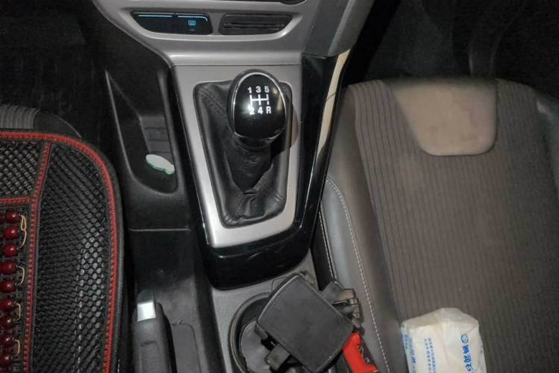 Used Ford Focus 2012 Hatchback 1.6L Manual Fashion Edition Gear Lever