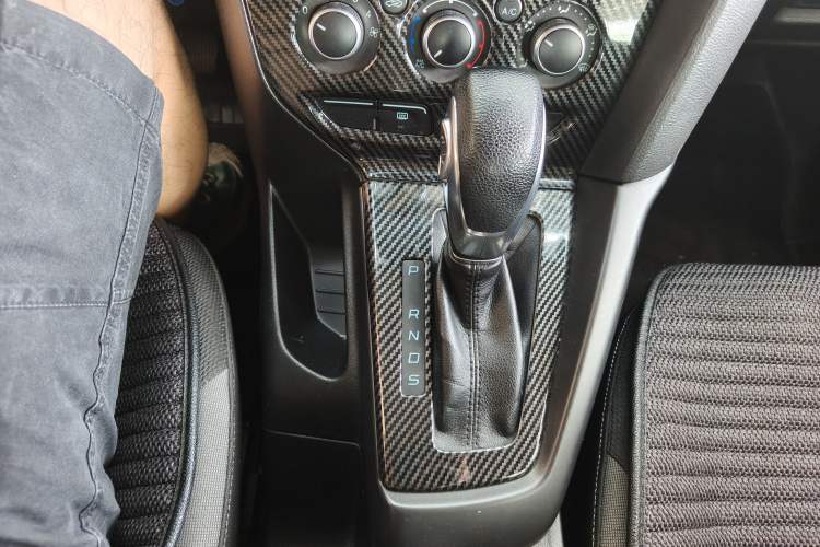 Used Ford Focus 2012 Hatchback 1.6L Automatic Comfort Model Gear Lever