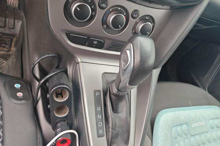 Used Ford Focus 2012 Hatchback 1.6L Automatic Comfort Model Gear Lever