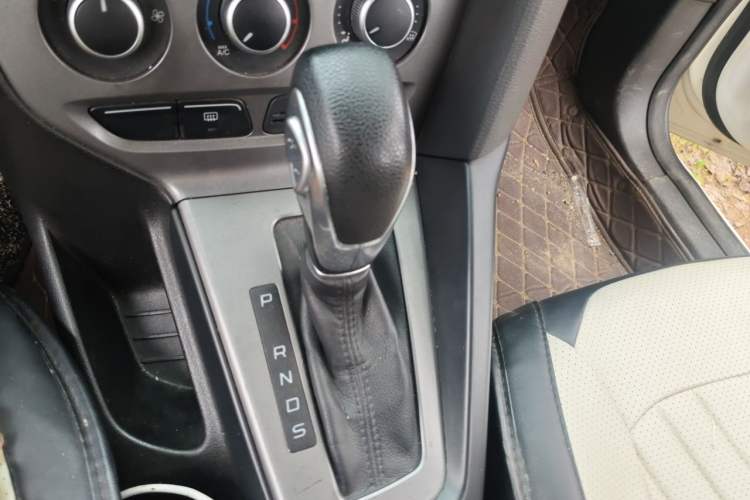 Used Ford Focus 2012 Hatchback 1.6L Automatic Comfort Model Gear Lever