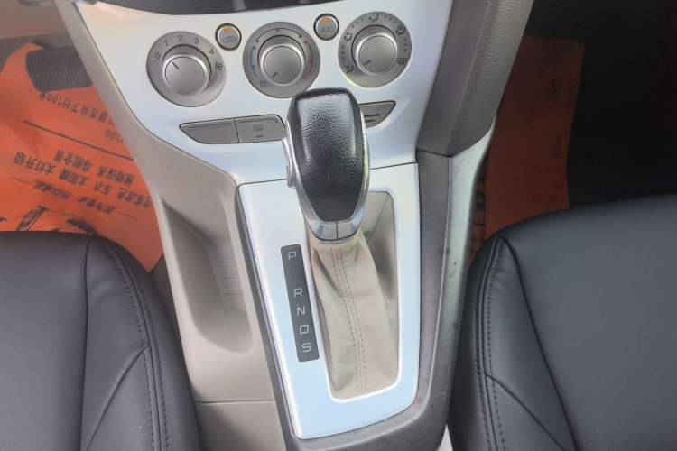 Used Ford Focus 2012 Sedan 1.6L Automatic Comfort Model Gear Lever