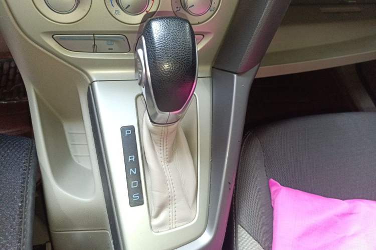 Used Ford Focus 2012 Sedan 1.6L Automatic Comfort Model Gear Lever