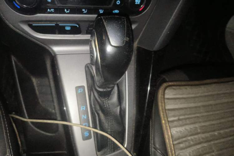 Used Ford Focus 2012 Hatchback 1.6L Automatic Fashion Edition Gear Lever