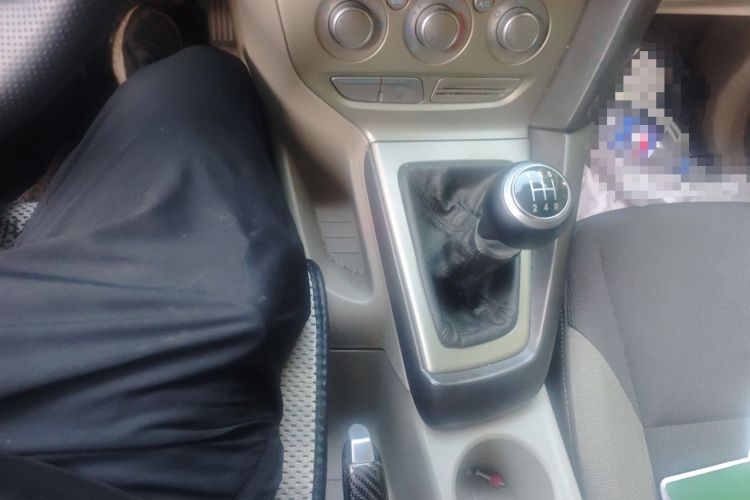 Used Ford Focus 2012 Sedan 1.6L Manual Comfort Model Gear Lever