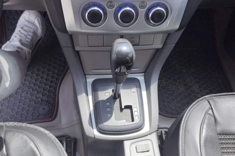 Used Ford Focus 2012 Hatchback Classic 1.8L Automatic Base Model Gear Lever