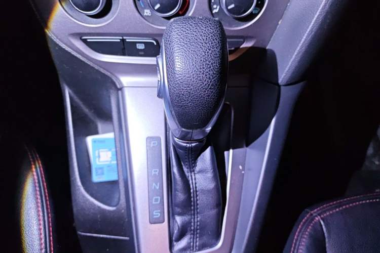 Used Ford Focus 2012 Hatchback 1.6L Automatic Comfort Model Gear Lever